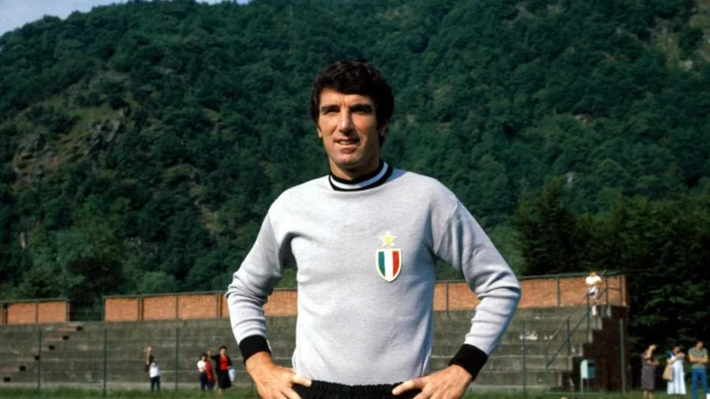 Dino Zoff nhiều lần đứng top 3 trong 10 thủ môn huyền thoại thế giới