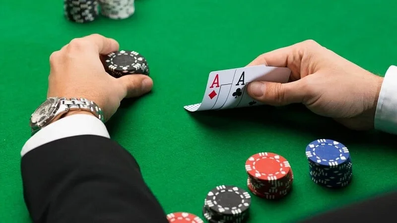 Poker - môn bài hấp dẫn và lôi cuốn có xuất xứ từ Anh Quốc 